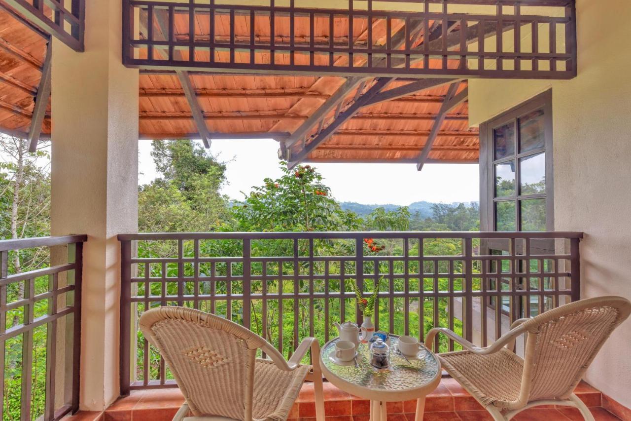 Отель Club Mahindra Madikeri, Coorg Экстерьер фото