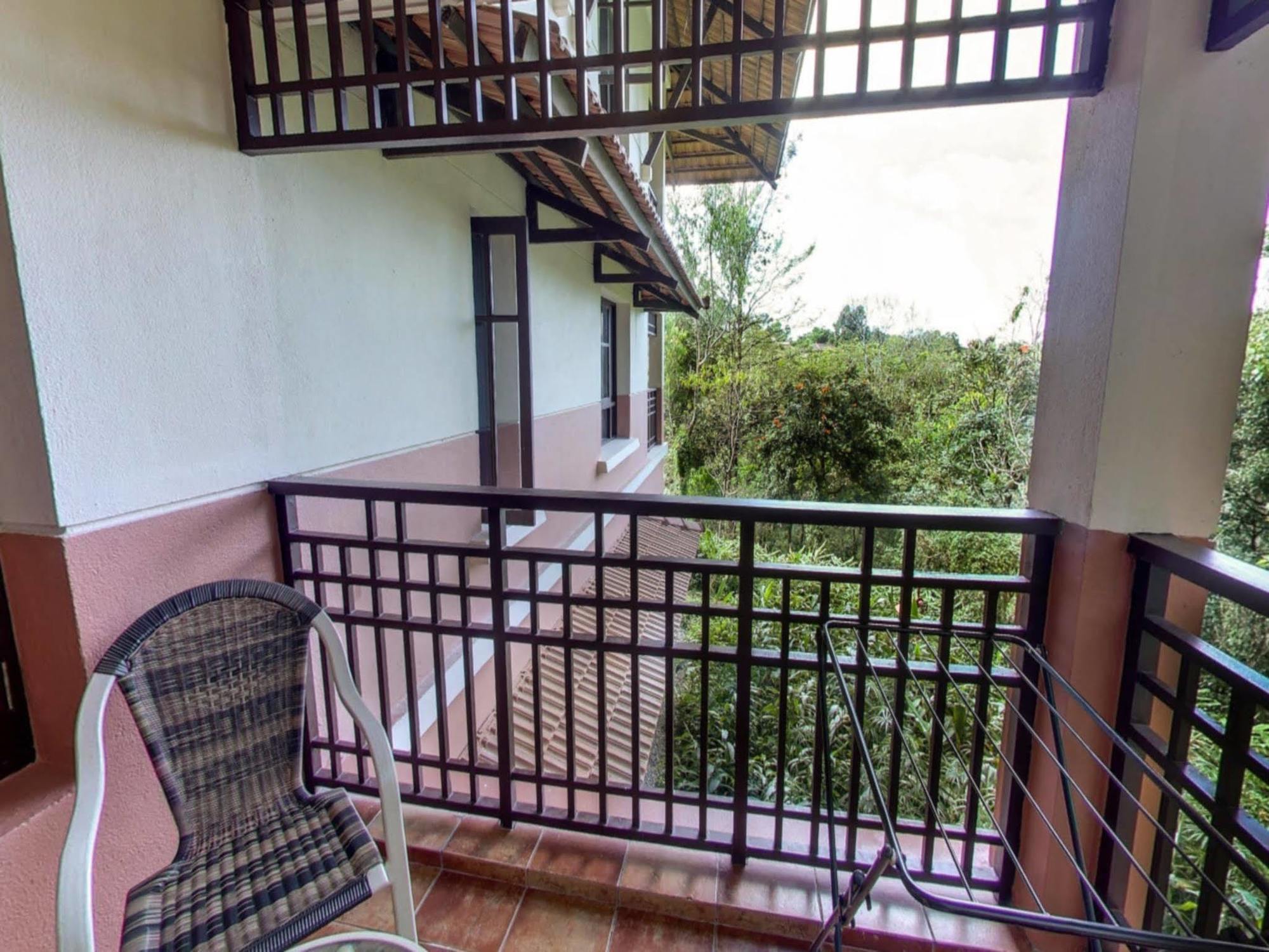 Отель Club Mahindra Madikeri, Coorg Экстерьер фото