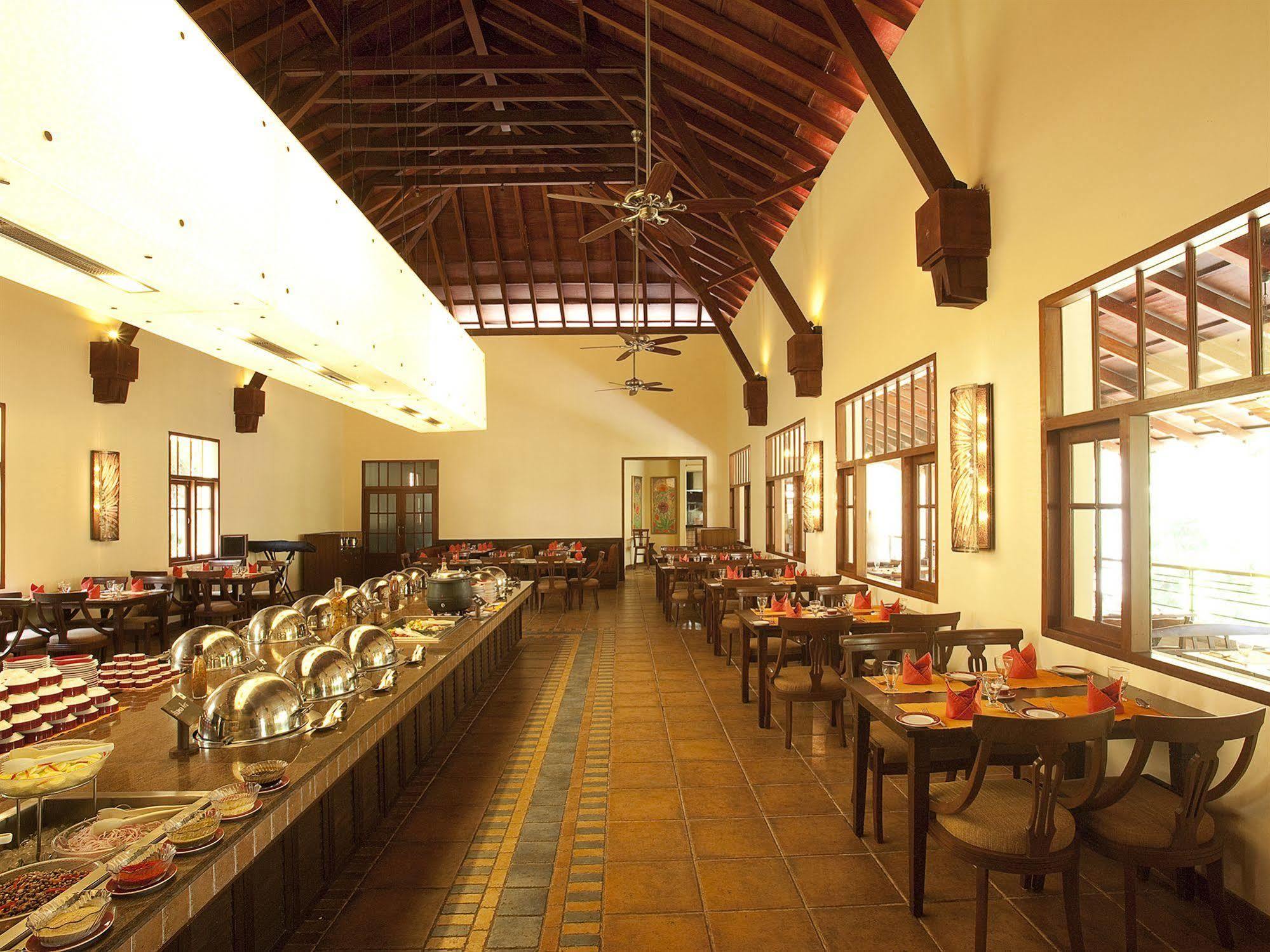 Отель Club Mahindra Madikeri, Coorg Экстерьер фото